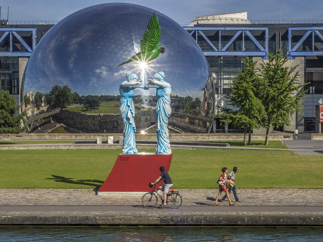 Totem des écoles de samba dans le parc de la Villette