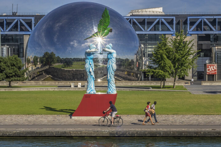 Totem des écoles de samba dans le parc de la Villette