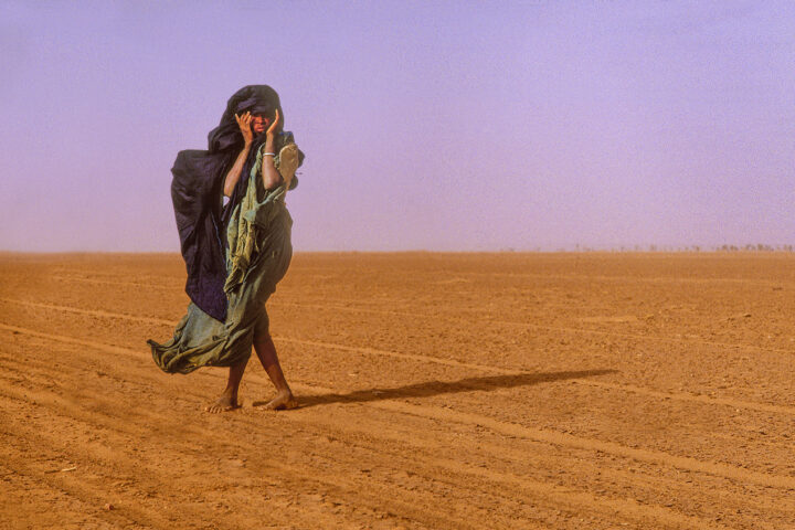 Rencontre dans le désert du Tanezrouft, Algérie